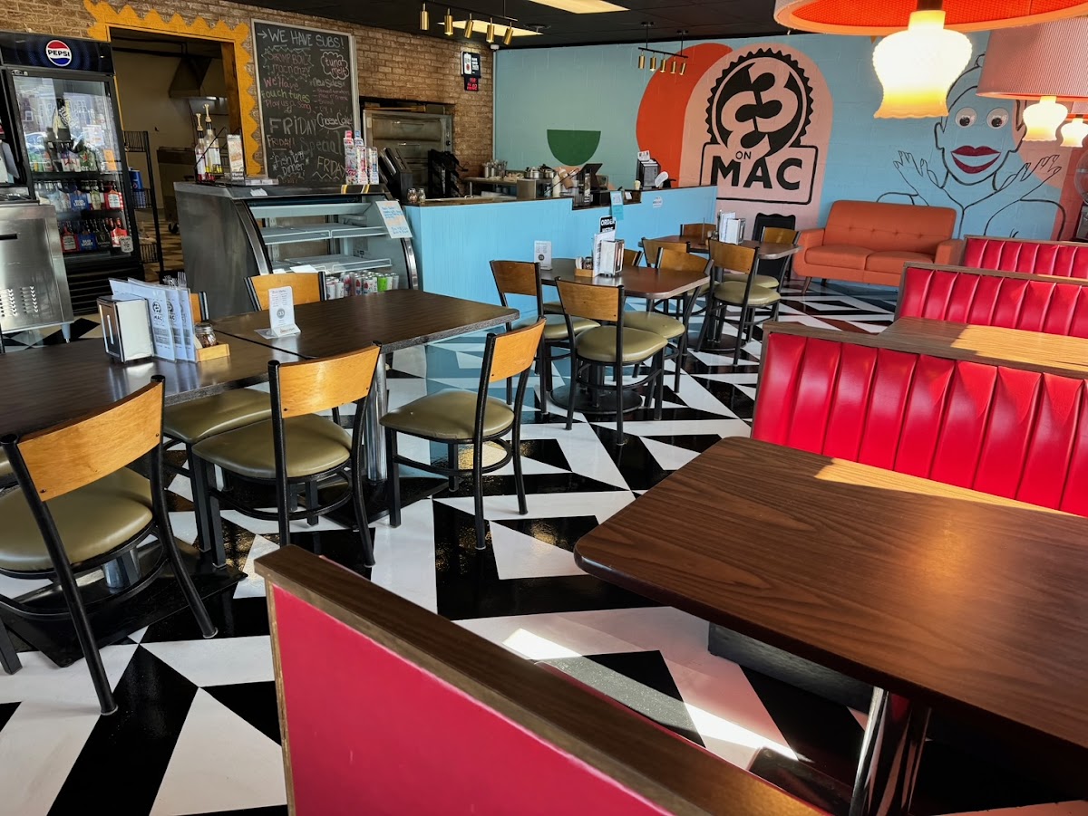 Pal-Mino's Pizza